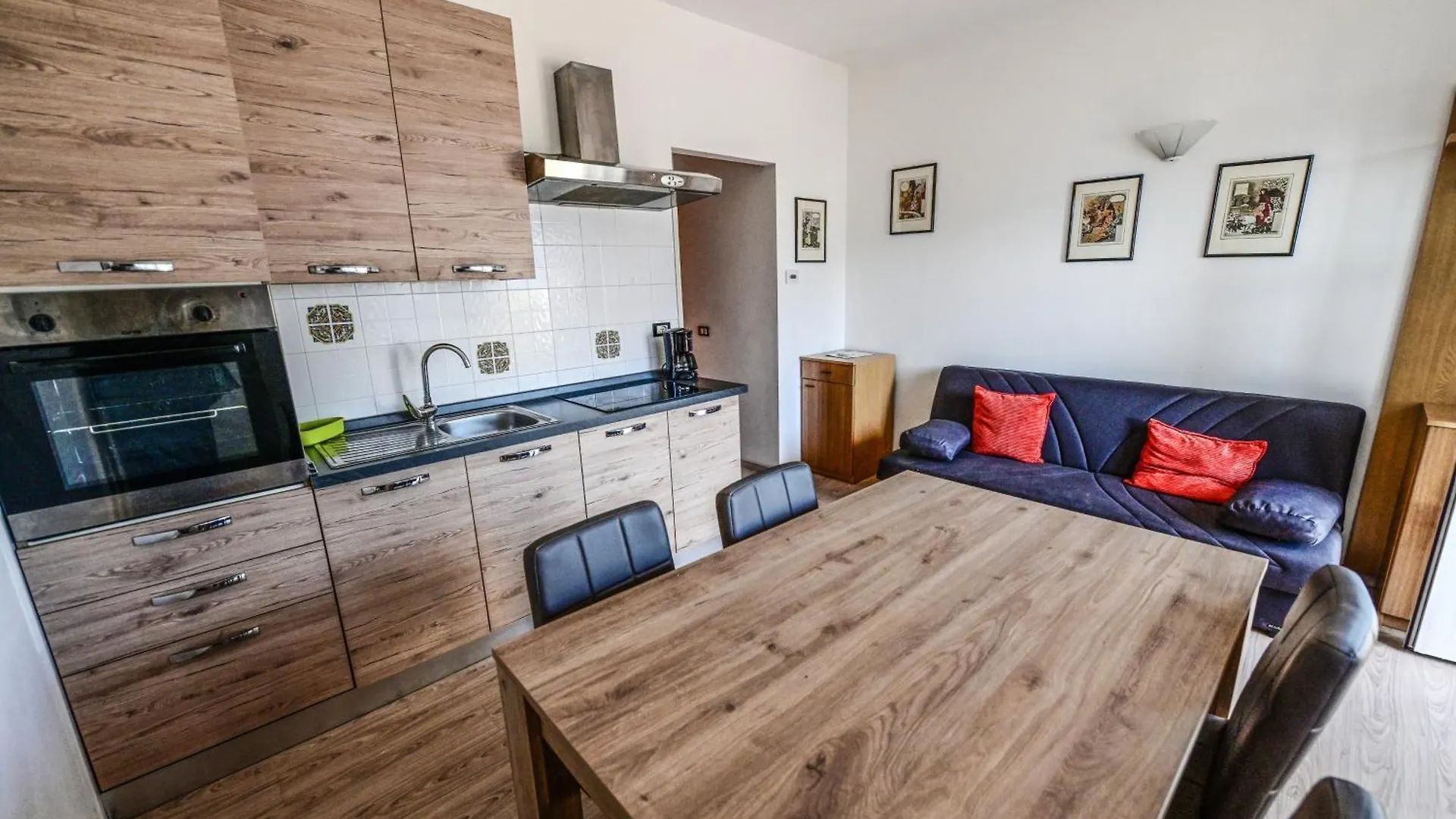 Apartment Casa Elka Residence Lake View And Pool By Garda Domus Mea Pieve  Italien
