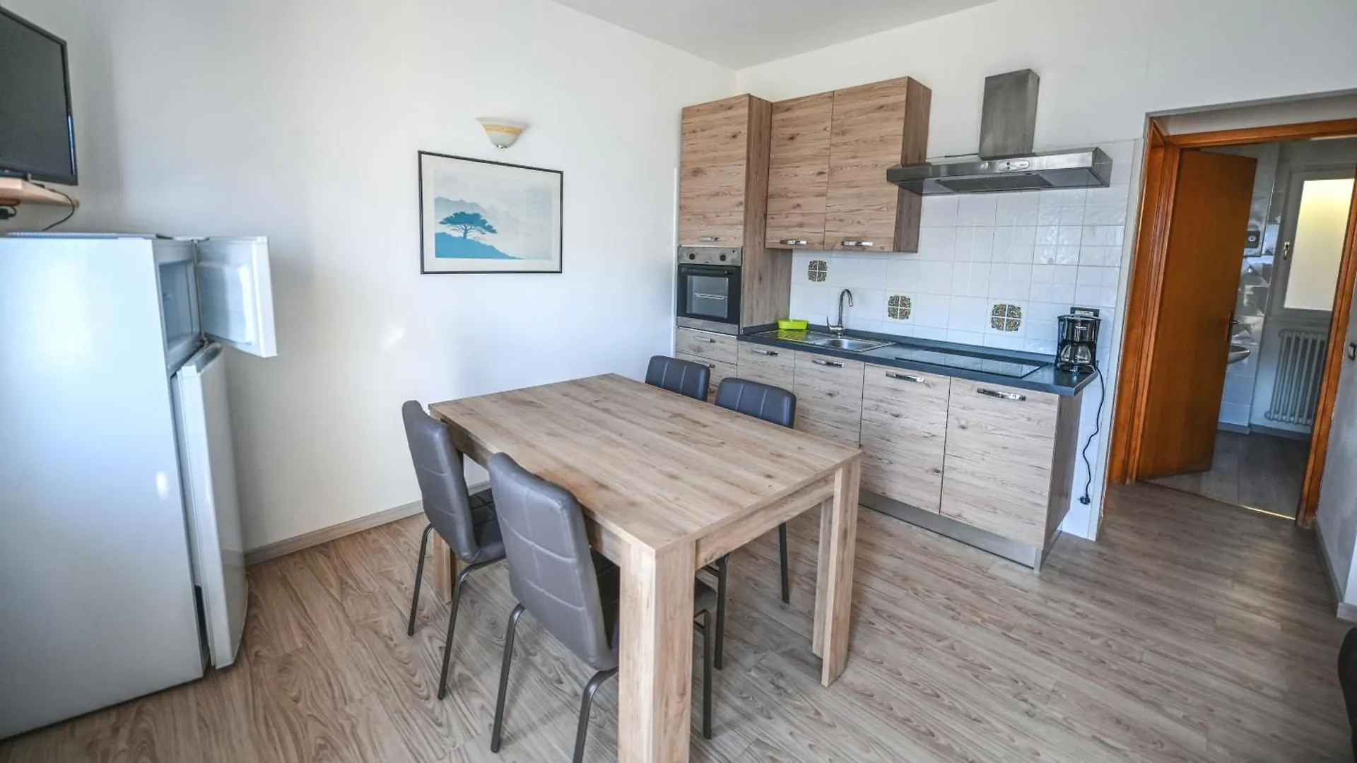 Apartment Casa Elka Residence Lake View And Pool By Garda Domus Mea Pieve