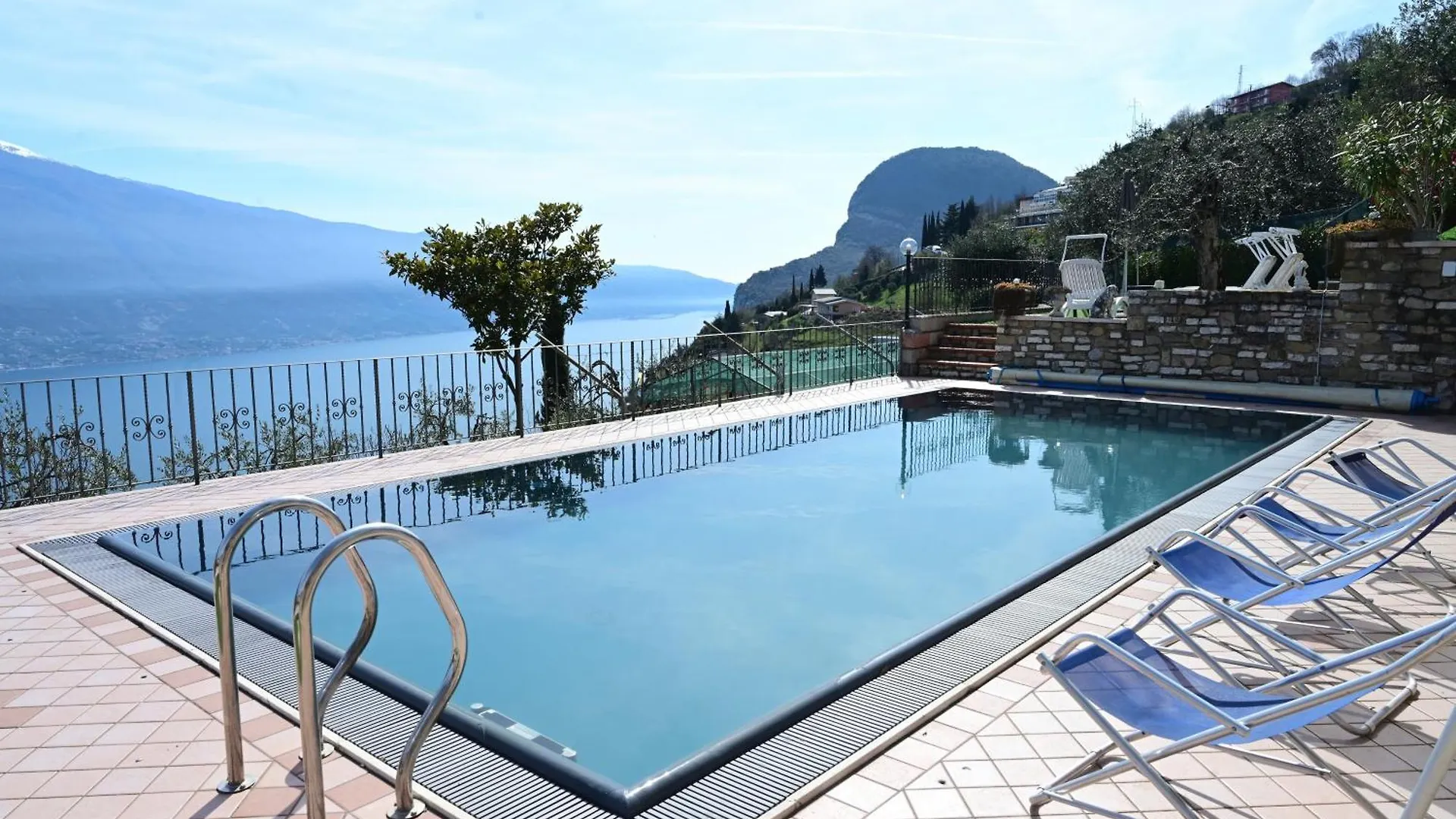 Casa Elka Residence Lake View And Pool By Garda Domus Mea Pieve  Apartment