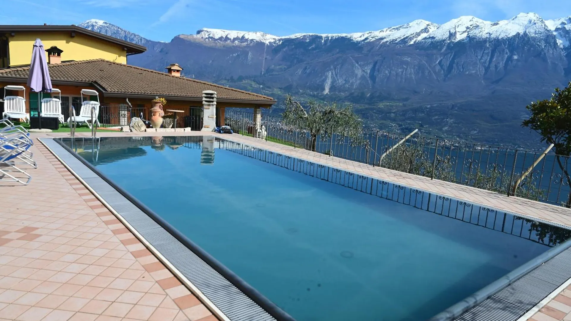 Casa Elka Residence Lake View And Pool By Garda Domus Mea Pieve  Italy