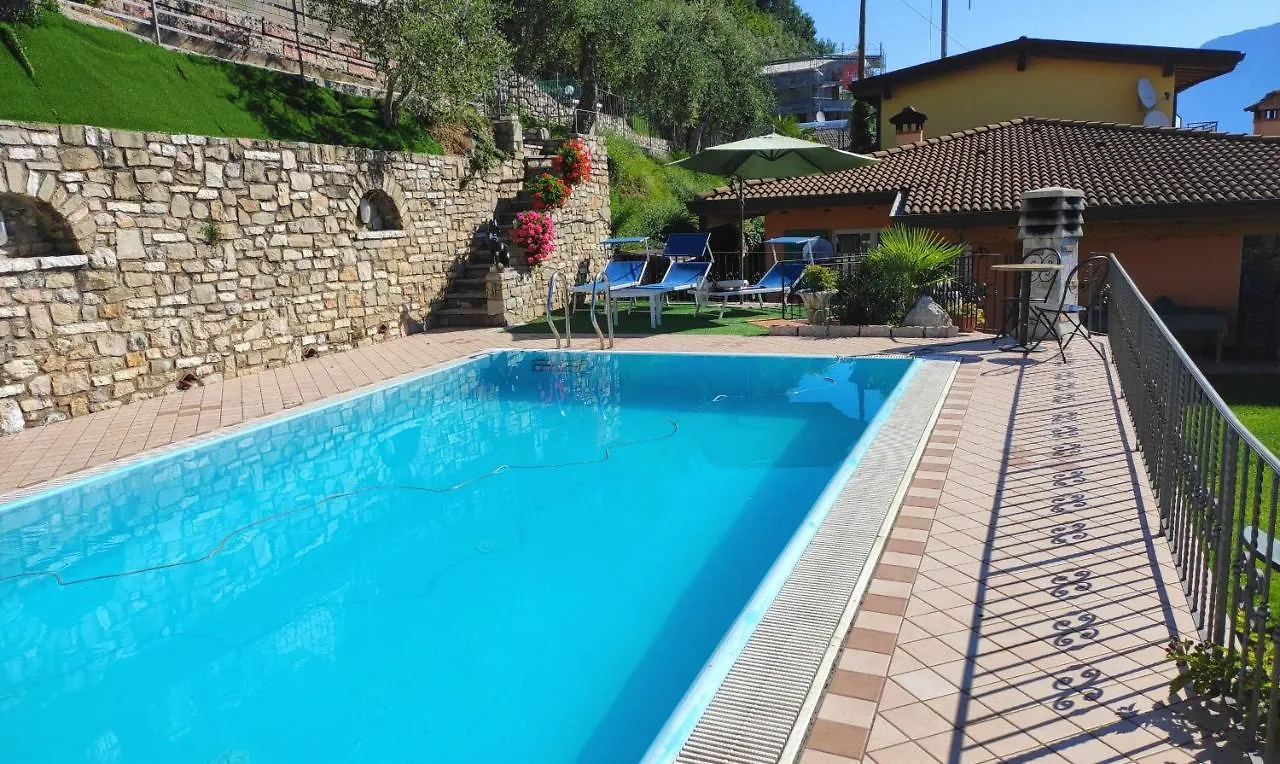 Casa Elka Residence Lake View And Pool By Garda Domus Mea Pieve  Pieve (Lombardy)