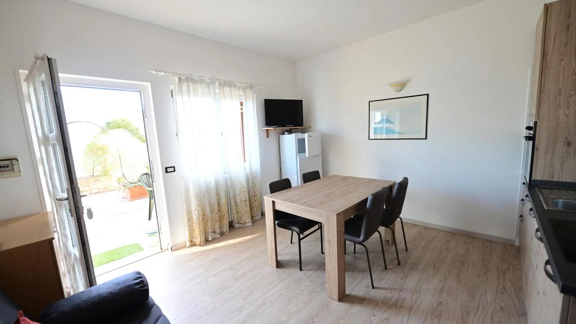 Apartment Casa Elka Residence Lake View And Pool By Garda Domus Mea Pieve